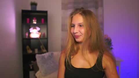 Snapshot of emmie_murray chatting on 11-20-25, 02:17 Emmie online show from 11-20-25, 02:17