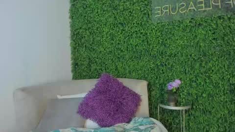 Emmiily online show from 01-02-25, 11:06