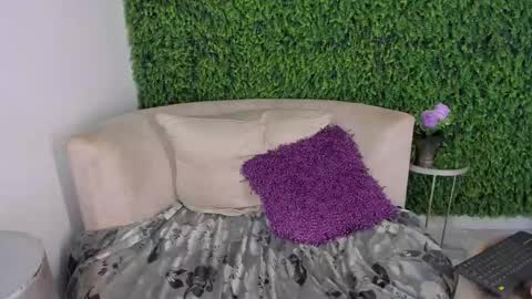 Emmiily online show from 02-19-25, 02:12