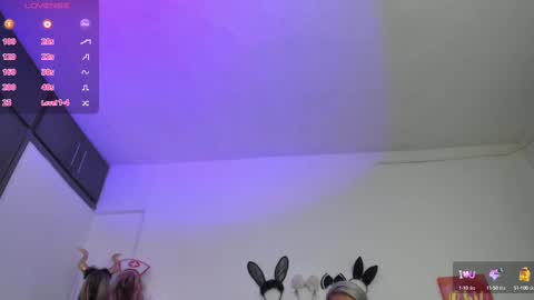          online show from 03-11-25, 03:12