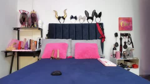          online show from 11-25-25, 01:11