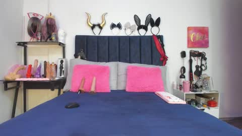          online show from 12-18-25, 02:23