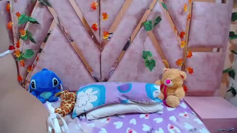 EmmilyWalker online show from 12-17-24, 02:44