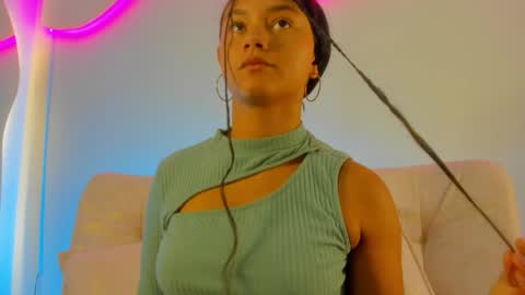 Snapshot of emmilybratz chatting on 05-20-26, 02:01 EMMILY online show from 05-20-26, 02:01