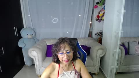 Snapshot of emmilychevalier chatting on 02-08-25, 11:24 Emmily online show from 02-08-25, 11:24