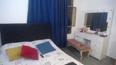 Snapshot of emmilychevalier chatting on 09-28-25, 11:21 Emmily online show from 09-28-25, 11:21