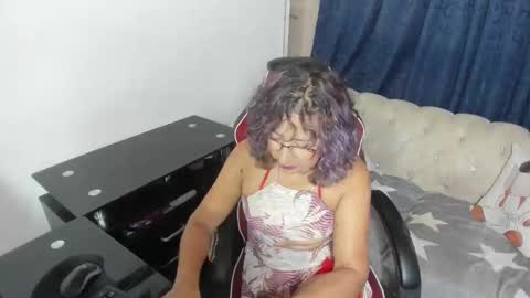 Snapshot of emmilychevalier chatting on 10-29-25, 12:35 Emmily online show from 10-29-25, 12:35