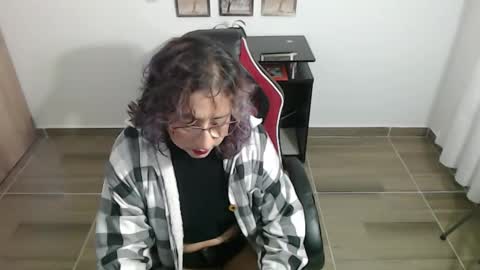 Snapshot of emmilychevalier chatting on 12-02-25, 05:57 Emmily online show from 12-02-25, 05:57