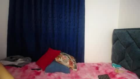 Snapshot of emmilychevalier chatting on 06-10-26, 07:51 Emmily online show from 06-10-26, 07:51