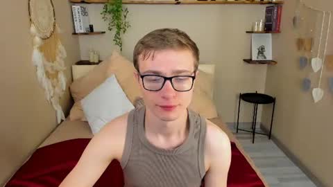 Snapshot of emmit_barker chatting on 07-04-26, 09:10 Emmit online show from 07-04-26, 09:10