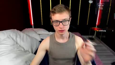 Snapshot of emmit_barker chatting on 07-08-26, 08:46 Emmit online show from 07-08-26, 08:46