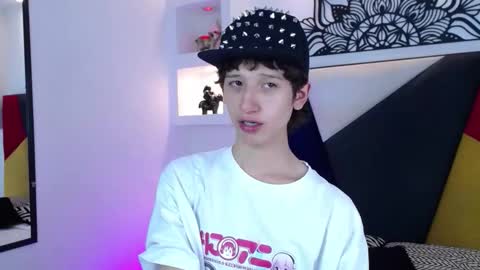 Snapshot of emmo_boy chatting on 02-04-26, 08:25 SERGIO online show from 02-04-26, 08:25