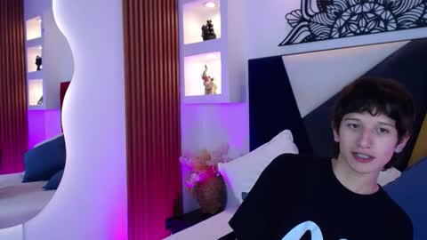 Snapshot of emmo_boy chatting on 02-18-26, 08:49 SERGIO online show from 02-18-26, 08:49