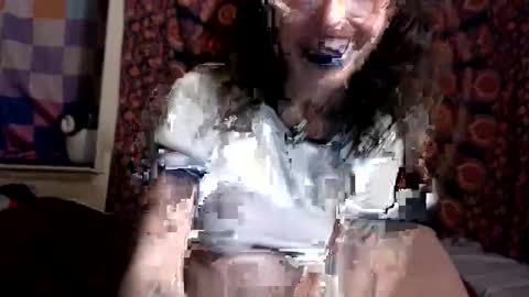 Emm online show from 02-12-26, 06:52