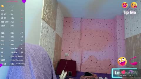 Snapshot of emmy_durant chatting on 10-27-25, 08:57 emmy_durant online show from 10-27-25, 08:57