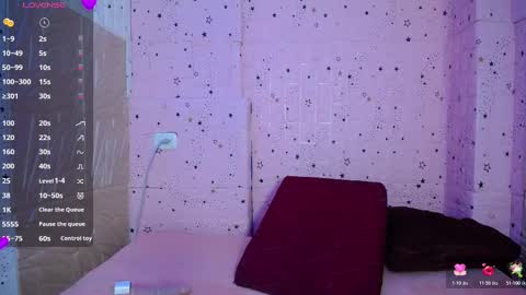 Snapshot of emmy_durant chatting on 11-19-25, 08:47 emmy_durant online show from 11-19-25, 08:47