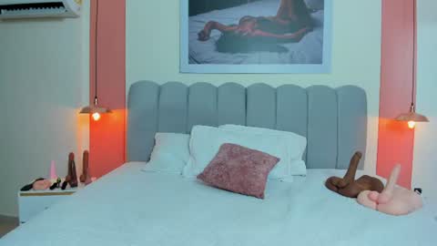 Emma online show from 06-29-26, 07:47