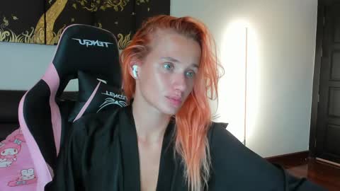 Snapshot of emmyfoxxofficial chatting on 04-03-26, 03:26 Emmylie online show from 04-03-26, 03:26
