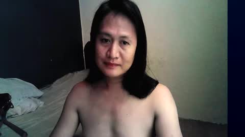 Snapshot of emoterah123smile chatting on 11-16-25, 04:12 Emotera online show from 11-16-25, 04:12