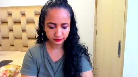 emperatriztapia online show from 05-17-26, 08:49