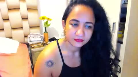 Snapshot of emperatriztapia chatting on 06-10-26, 01:28 emperatriztapia online show from 06-10-26, 01:28