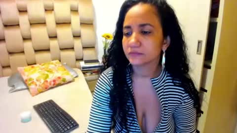 Snapshot of emperatriztapia chatting on 07-14-26, 12:13 emperatriztapia online show from 07-14-26, 12:13