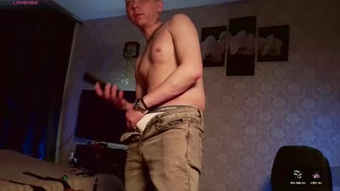 Snapshot of emveeboy96 chatting on 05-21-26, 09:00 emveeboy96 online show from 05-21-26, 09:00