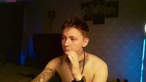 Snapshot of emveeboy96 chatting on 06-16-26, 07:16 emveeboy96 online show from 06-16-26, 07:16