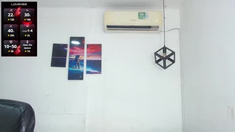 Snapshot of emy_0 chatting on 12-15-24, 03:24 Emy online show from 12-15-24, 03:24