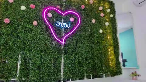 Snapshot of emy_0 chatting on 12-20-24, 10:49 Emy online show from 12-20-24, 10:49