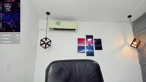 Snapshot of emy_0 chatting on 12-22-24, 10:06 Emy online show from 12-22-24, 10:06