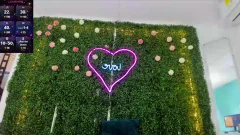 Snapshot of emy_0 chatting on 12-28-24, 03:26 Emy online show from 12-28-24, 03:26