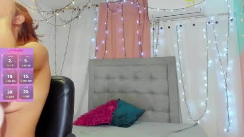 Snapshot of emy_0 chatting on 12-31-24, 04:38 Emy online show from 12-31-24, 04:38