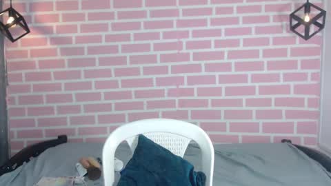 Snapshot of emy_0 chatting on 01-25-25, 07:28 Emy online show from 01-25-25, 07:28