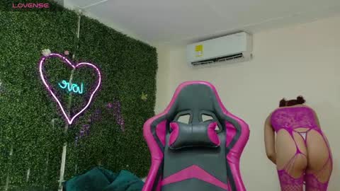 Emy online show from 03-20-26, 03:28