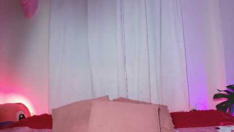 Snapshot of emy_cole1 chatting on 07-06-26, 04:42 Emy online show from 07-06-26, 04:42
