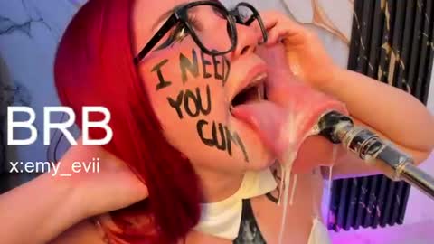 Snapshot of emy_evie1 chatting on 06-18-26, 05:06 emy online show from 06-18-26, 05:06