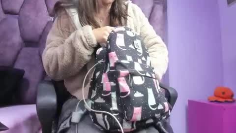 Snapshot of emy_latin chatting on 09-26-25, 11:47 emy_latin online show from 09-26-25, 11:47