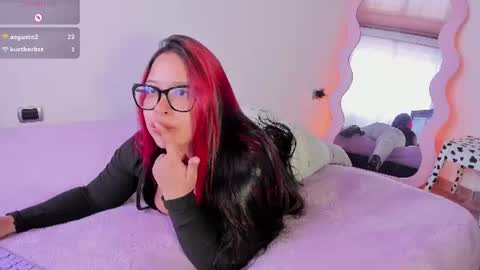 Snapshot of emy_xdy chatting on 07-21-26, 07:49 Im Emily would you like to help me reach 100 online show from 07-21-26, 07:49