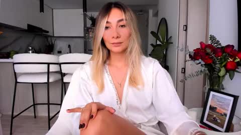 Snapshot of emyconneer chatting on 02-17-25, 03:20 emyconneer online show from 02-17-25, 03:20