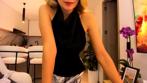 Snapshot of emyconneer chatting on 03-01-25, 12:17 emyconneer online show from 03-01-25, 12:17