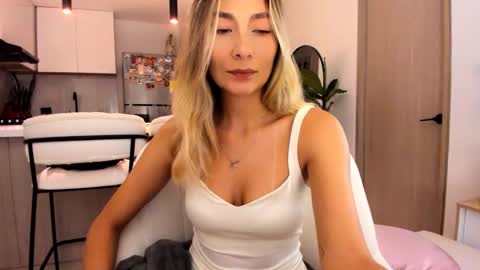 Snapshot of emyconneer chatting on 03-03-25, 01:53 emyconneer online show from 03-03-25, 01:53