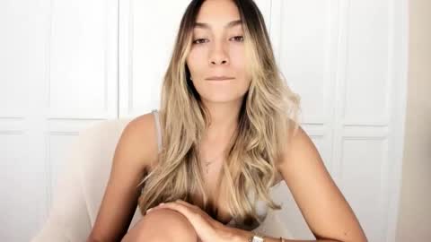 emyconneer online show from 01-10-26, 12:34