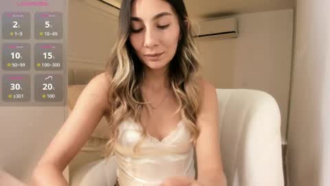 emyconneer online show from 04-12-26, 08:14