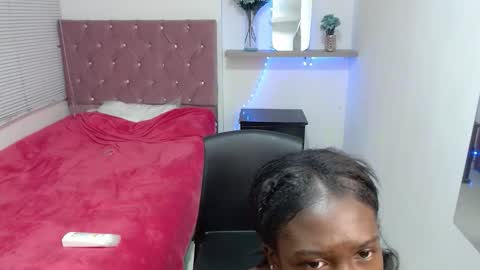 Snapshot of emyfuckhard chatting on 10-10-25, 12:37 emyfuckhard online show from 10-10-25, 12:37