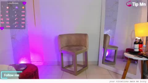 Snapshot of emylyjonhs chatting on 04-30-26, 08:26 EMYLY online show from 04-30-26, 08:26
