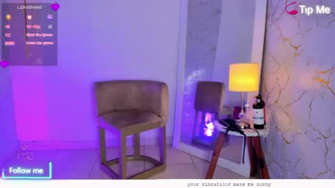 Snapshot of emylyjonhs chatting on 05-03-26, 08:48 EMYLY online show from 05-03-26, 08:48