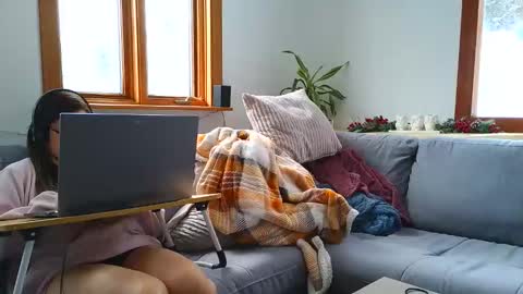 emyxxl online show from 12-22-25, 01:52