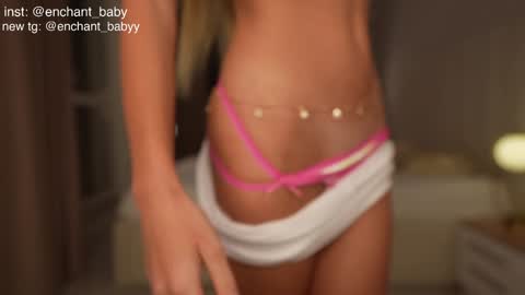 Snapshot of enchant_baby_ chatting on 09-21-25, 07:15 My name is Eva online show from 09-21-25, 07:15