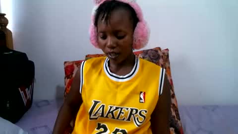 Snapshot of enchantedvee chatting on 05-27-26, 11:07 Vee online show from 05-27-26, 11:07